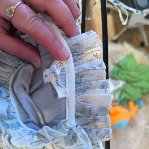 The Geranium Dress in Blue Bouquet 4 - Picture 3 of 3